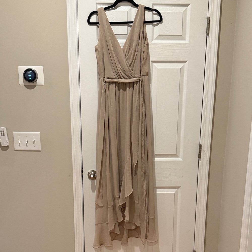 Taupe Chiffon High-Low Dress ** Bundle 5+ items and name your offer!!! 💖💞
